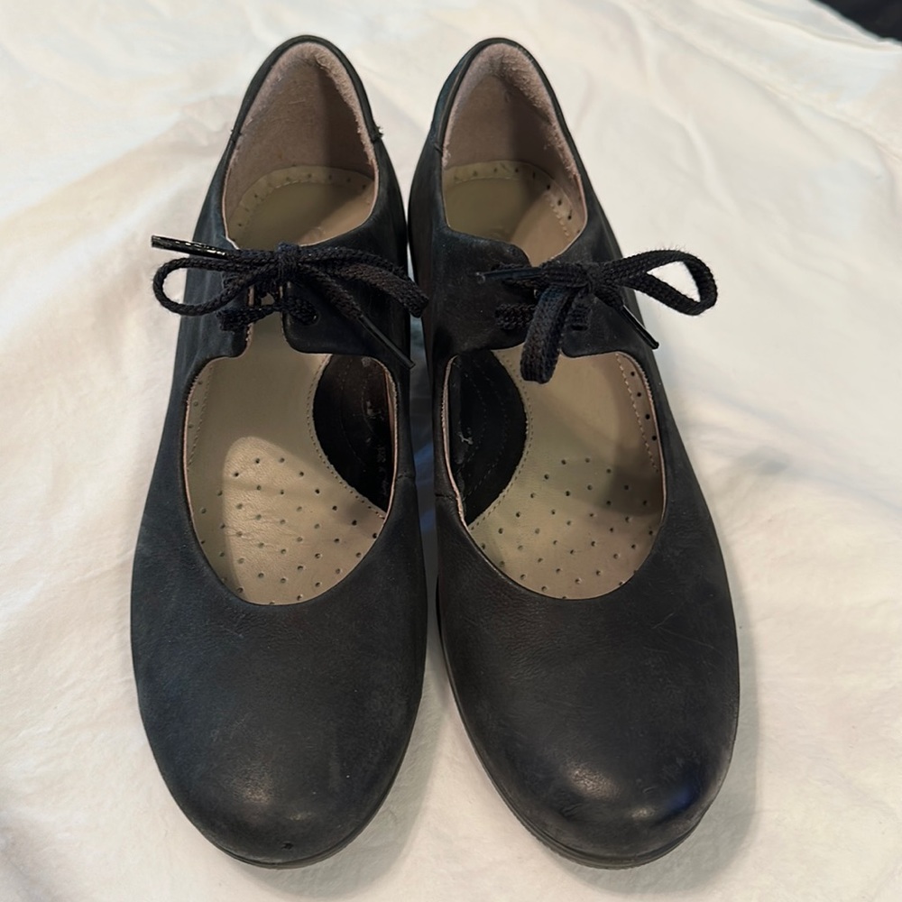 Women’s Ecco tie-up Mary Jane in black leather